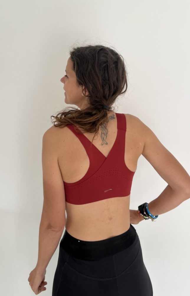 Brassière de sport col en V à maintien normal avec coussinet une